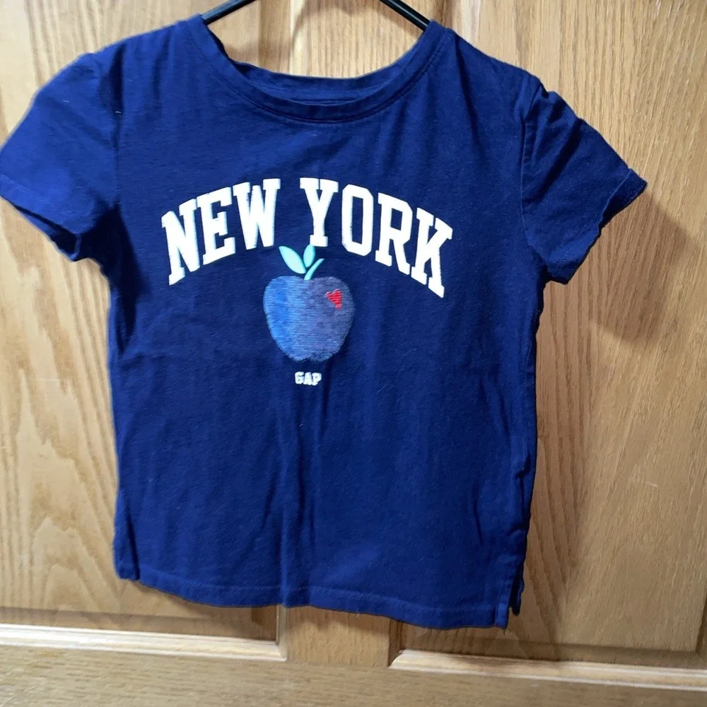 Gap Kids Short Sleeve Sequin Apple New York Graphic Tee Navy Girls Med